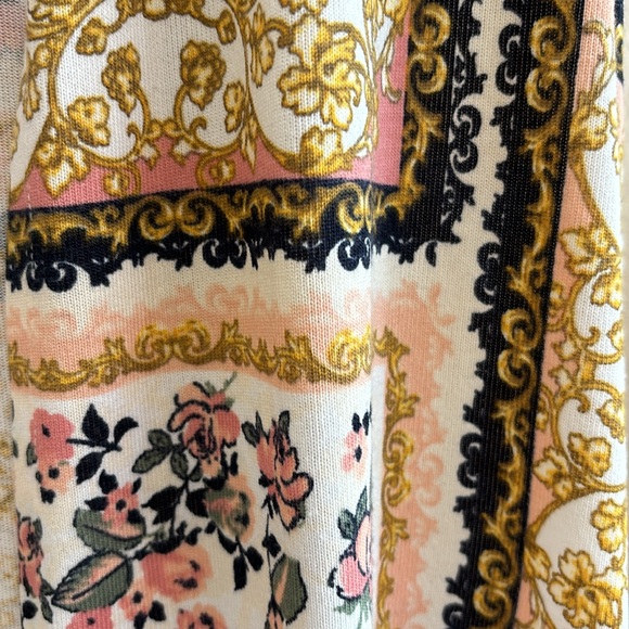 Sz XL. Sweater. - Picture 2 of 4